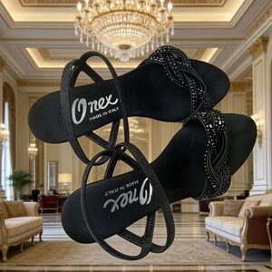 Finest By Onex Black Rhythm Sandals with Silver Pump Sz 7